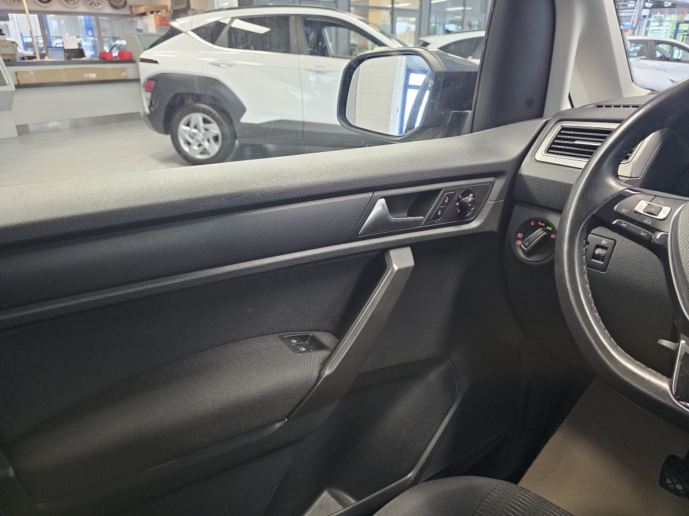 VW Caddy bei Hoffmann Automobile in Wolfsburg kaufen und sofort mitnehmen - Bild 16