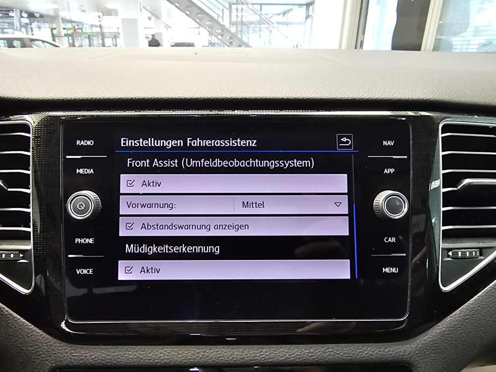 VW Golf Sportsvan bei Hoffmann Automobile in Wolfsburg kaufen und sofort mitnehmen - Bild 16