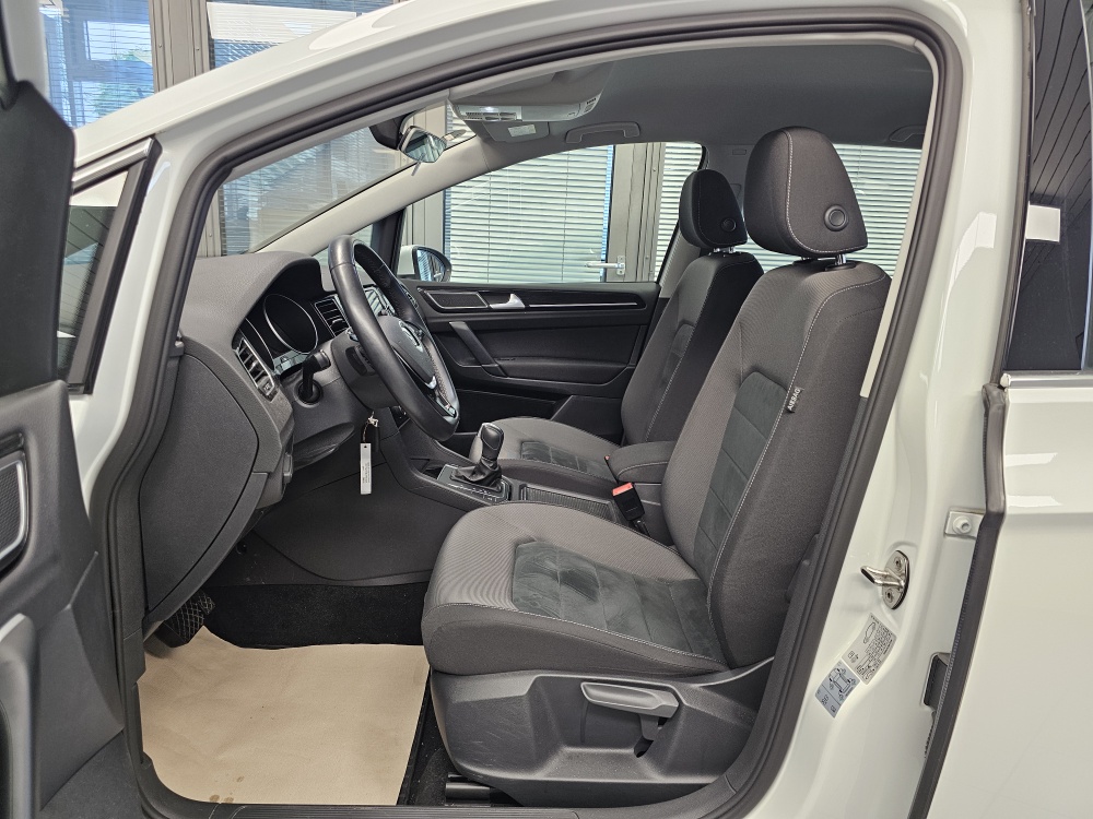VW Golf Sportsvan bei Hoffmann Automobile in Wolfsburg kaufen und sofort mitnehmen - Bild 24