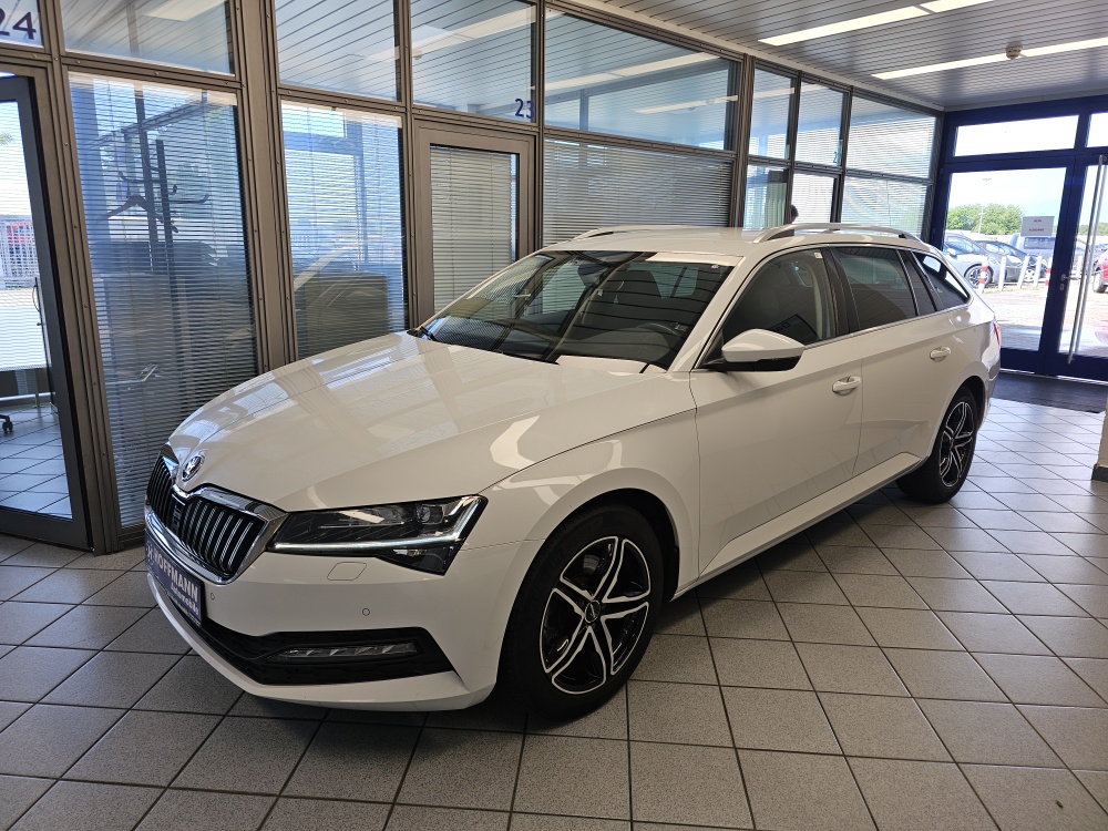 Skoda Superb Combi bei Hoffmann Automobile in Wolfsburg kaufen und sofort mitnehmen - Bild 1