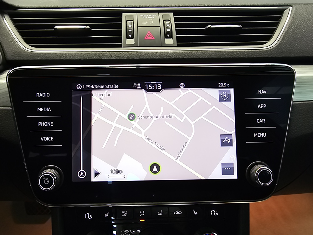 Skoda Superb Combi bei Hoffmann Automobile in Wolfsburg kaufen und sofort mitnehmen - Bild 13
