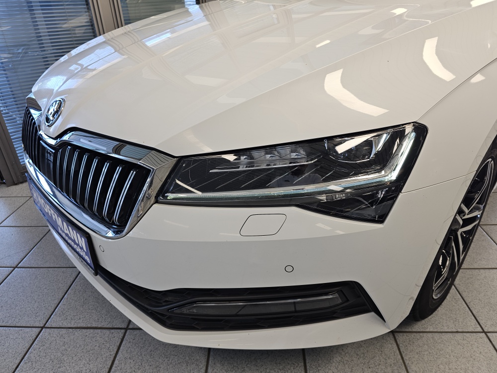 Skoda Superb Combi bei Hoffmann Automobile in Wolfsburg kaufen und sofort mitnehmen - Bild 25