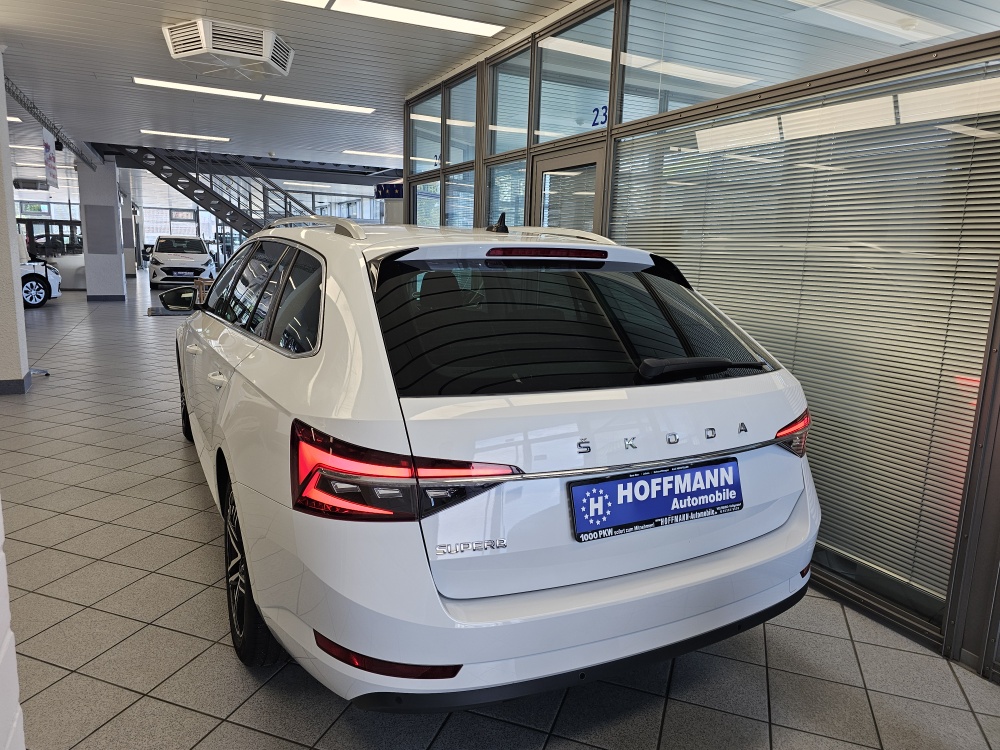 Skoda Superb Combi bei Hoffmann Automobile in Wolfsburg kaufen und sofort mitnehmen - Bild 4