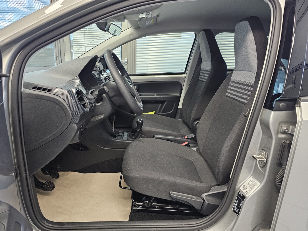 VW up! bei Hoffmann Automobile in Wolfsburg kaufen und sofort mitnehmen - Bild 12
