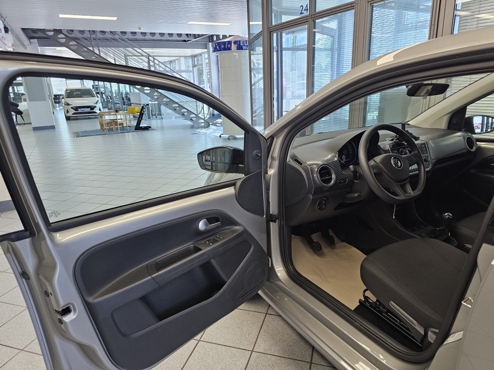 VW up! bei Hoffmann Automobile in Wolfsburg kaufen und sofort mitnehmen - Bild 13