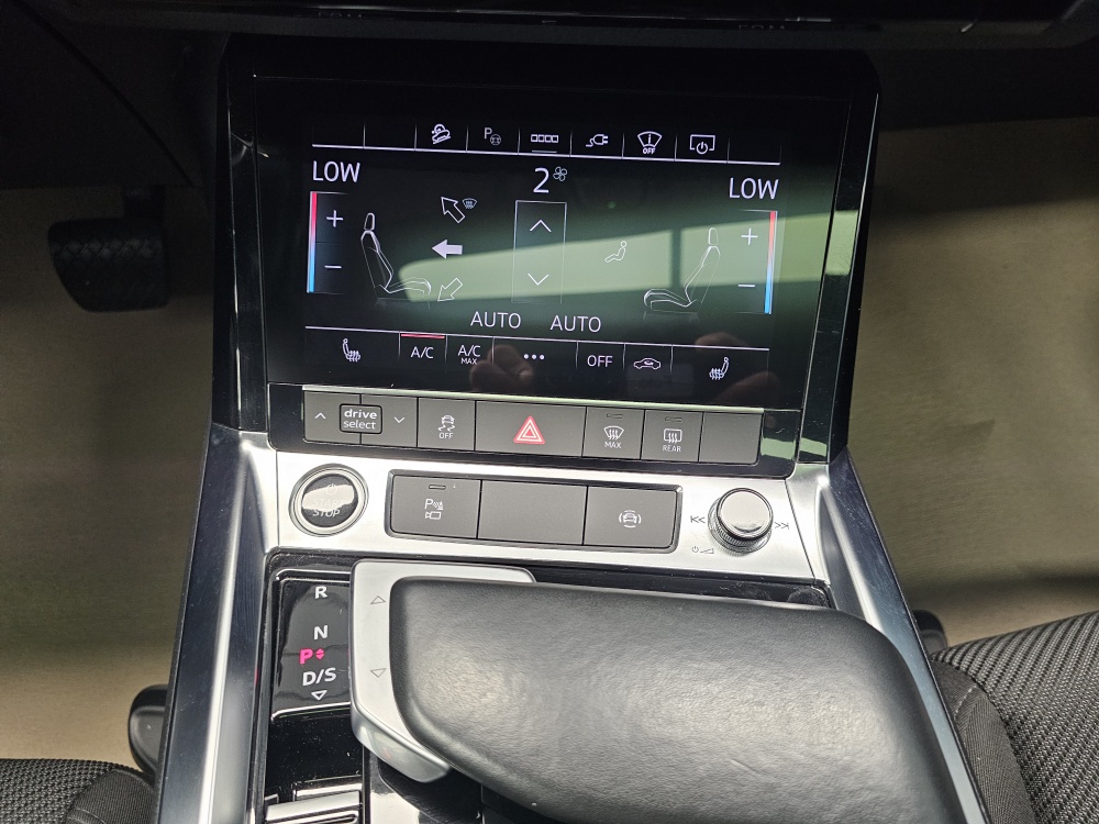 Audi e-tron bei Hoffmann Automobile in Wolfsburg kaufen und sofort mitnehmen - Bild 11