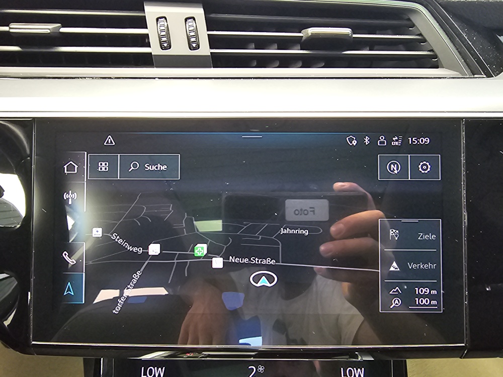 Audi e-tron bei Hoffmann Automobile in Wolfsburg kaufen und sofort mitnehmen - Bild 16