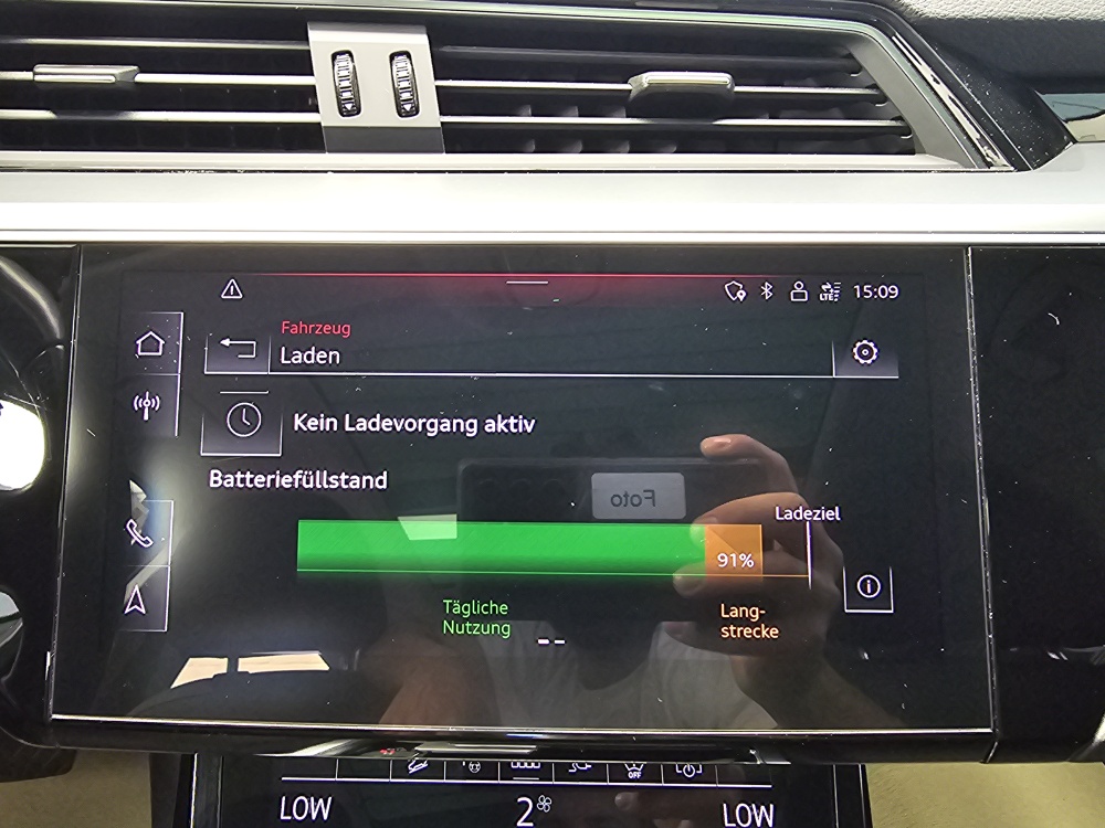 Audi e-tron bei Hoffmann Automobile in Wolfsburg kaufen und sofort mitnehmen - Bild 18