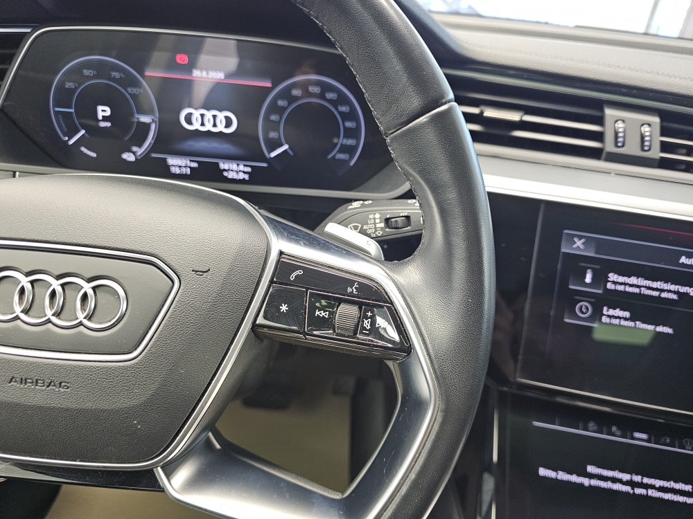 Audi e-tron bei Hoffmann Automobile in Wolfsburg kaufen und sofort mitnehmen - Bild 22