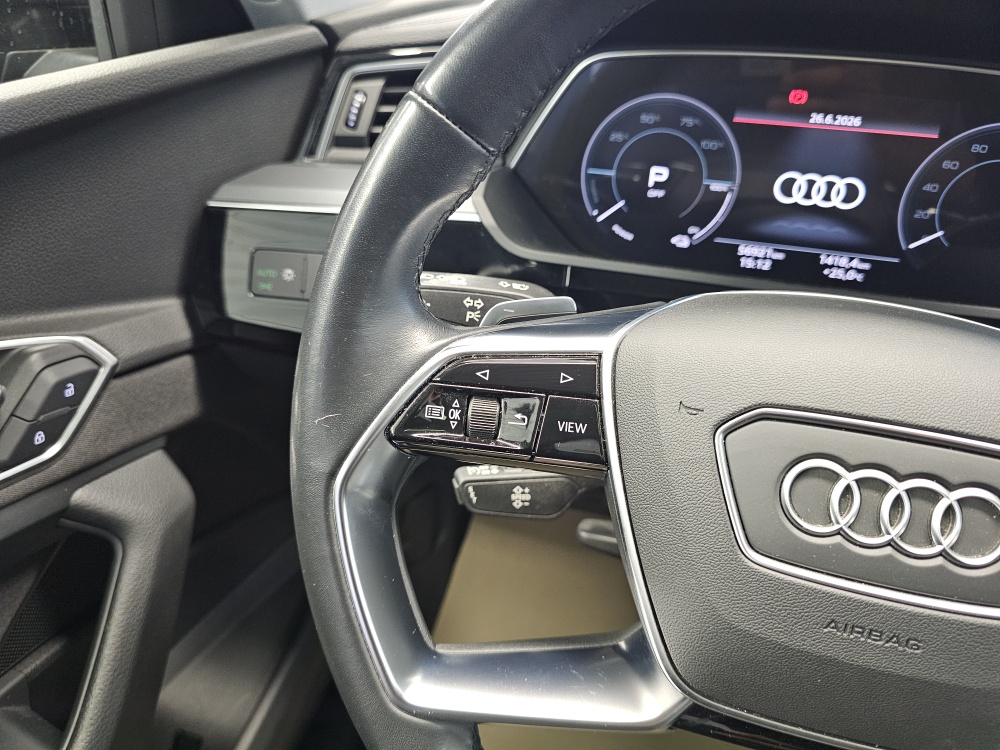 Audi e-tron bei Hoffmann Automobile in Wolfsburg kaufen und sofort mitnehmen - Bild 23