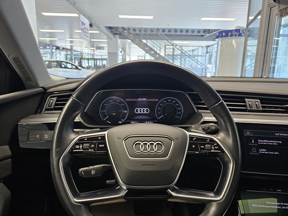 Audi e-tron bei Hoffmann Automobile in Wolfsburg kaufen und sofort mitnehmen - Bild 25