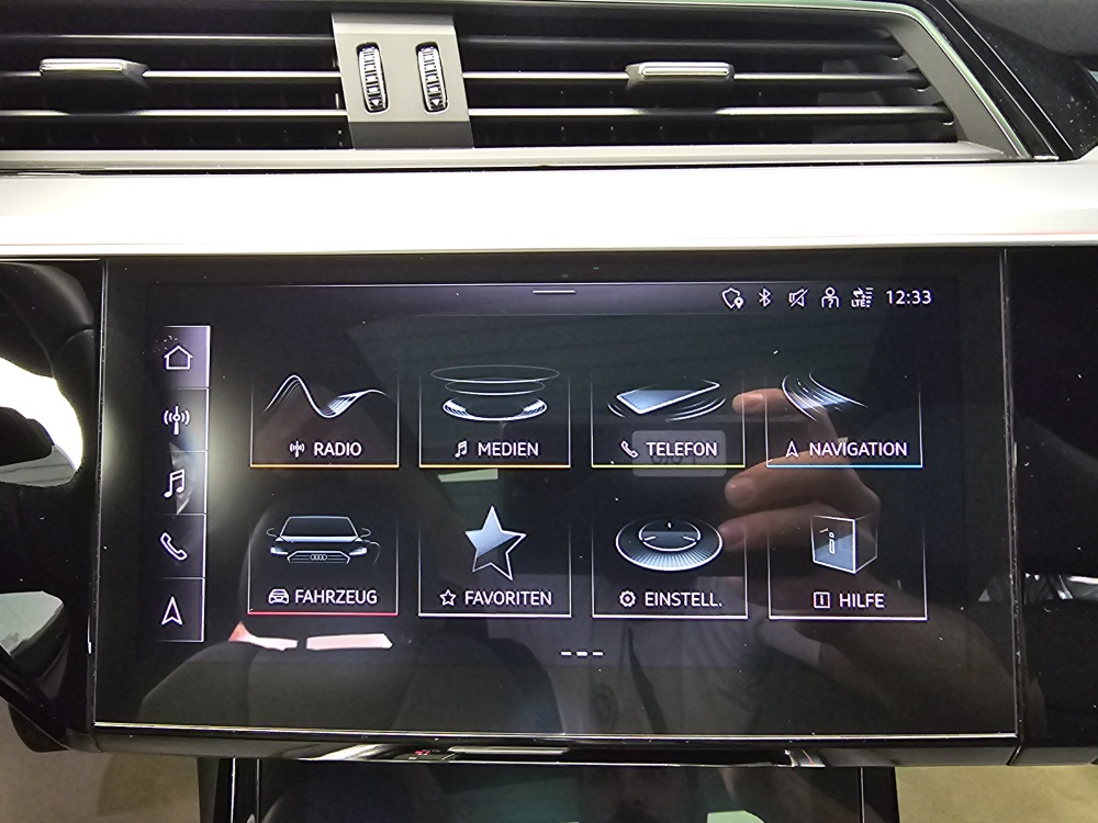 Audi e-tron bei Hoffmann Automobile in Wolfsburg kaufen und sofort mitnehmen - Bild 14