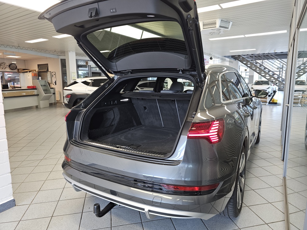 Audi e-tron bei Hoffmann Automobile in Wolfsburg kaufen und sofort mitnehmen - Bild 2