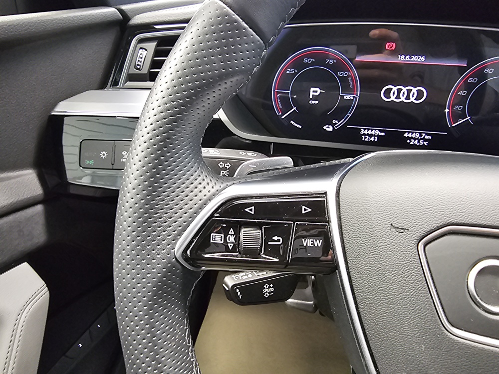 Audi e-tron bei Hoffmann Automobile in Wolfsburg kaufen und sofort mitnehmen - Bild 28