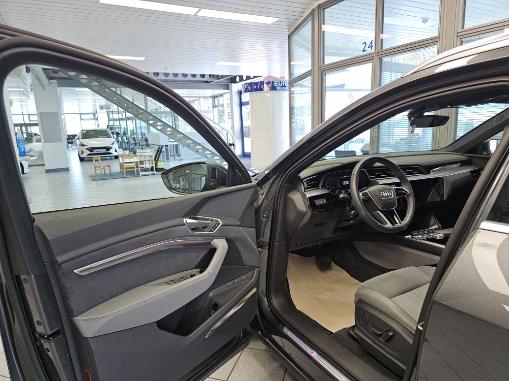 Audi e-tron bei Hoffmann Automobile in Wolfsburg kaufen und sofort mitnehmen - Bild 37