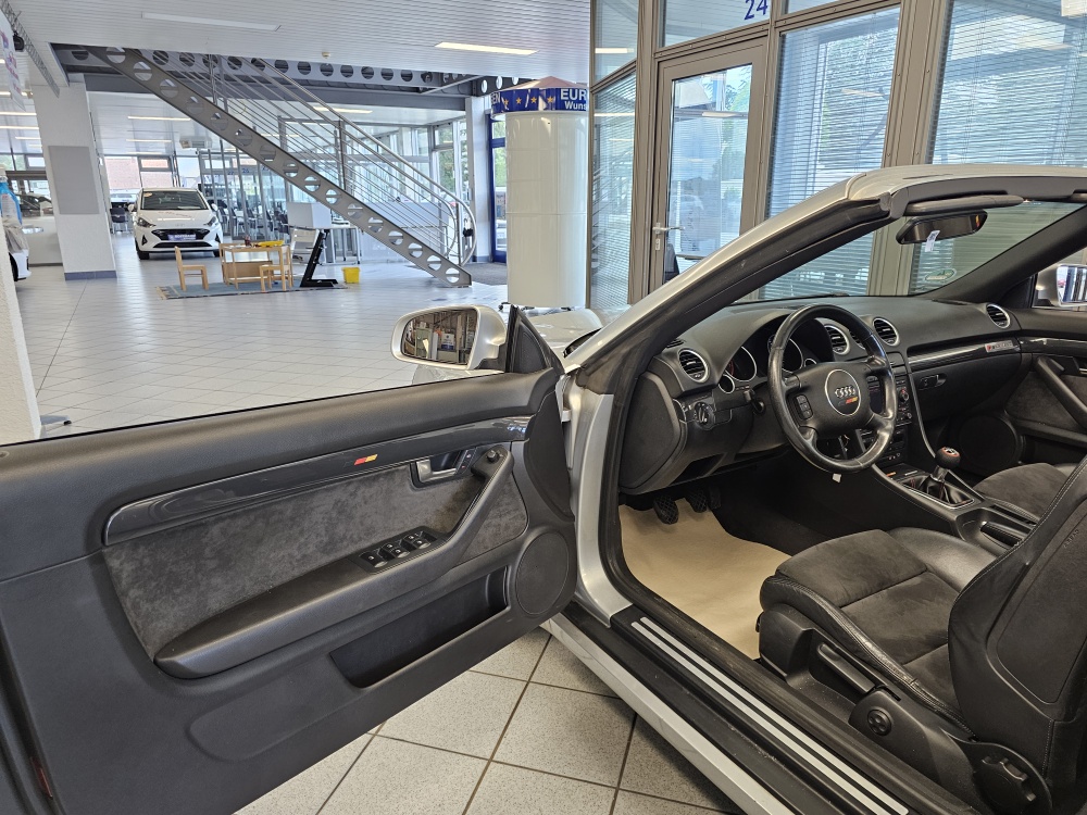 Audi A4 Cabrio bei Hoffmann Automobile in Wolfsburg kaufen und sofort mitnehmen - Bild 14