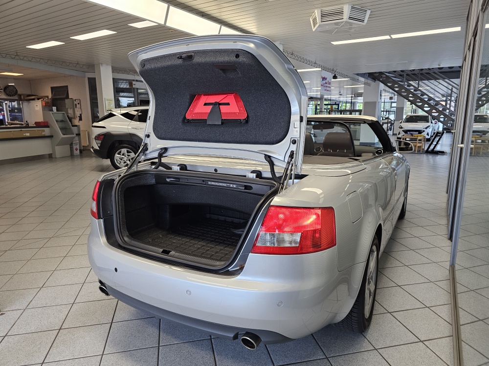 Audi A4 Cabrio bei Hoffmann Automobile in Wolfsburg kaufen und sofort mitnehmen - Bild 2