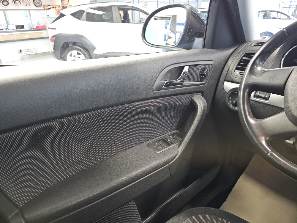 Skoda Yeti bei Hoffmann Automobile in Wolfsburg kaufen und sofort mitnehmen - Bild 12
