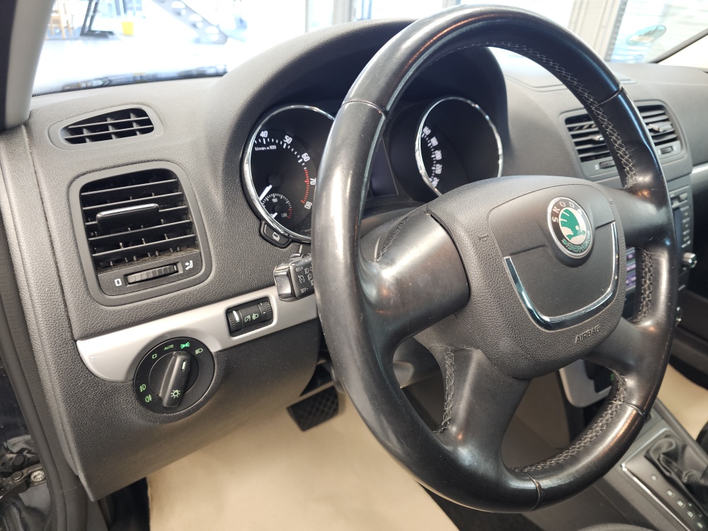 Skoda Yeti bei Hoffmann Automobile in Wolfsburg kaufen und sofort mitnehmen - Bild 14