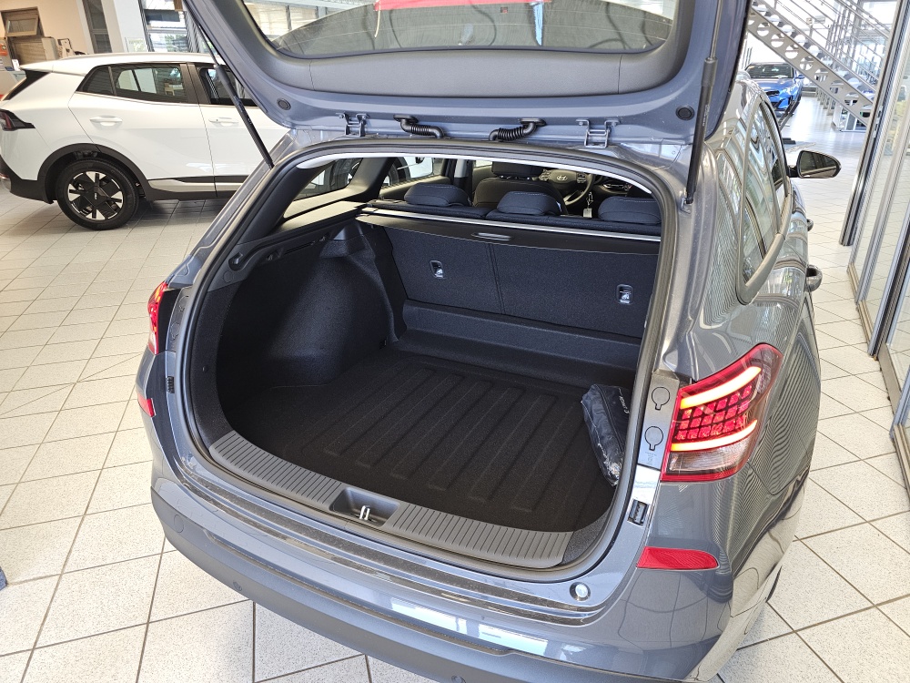 Hyundai i30 Kombi bei Hoffmann Automobile in Wolfsburg kaufen und sofort mitnehmen - Bild 2
