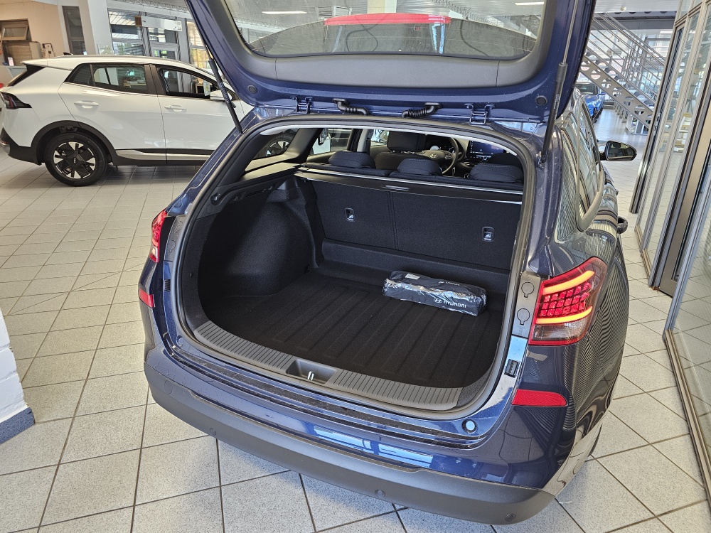 Hyundai i30 Kombi bei Hoffmann Automobile in Wolfsburg kaufen und sofort mitnehmen - Bild 2