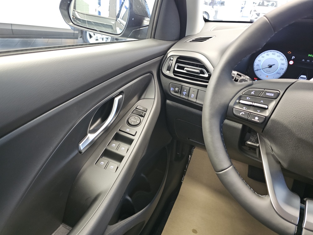 Hyundai i30 Kombi bei Hoffmann Automobile in Wolfsburg kaufen und sofort mitnehmen - Bild 16
