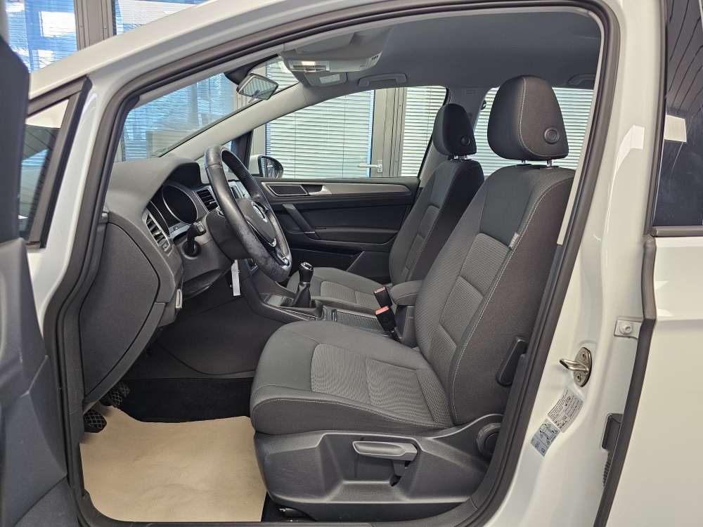VW Golf Sportsvan bei Hoffmann Automobile in Wolfsburg kaufen und sofort mitnehmen - Bild 15