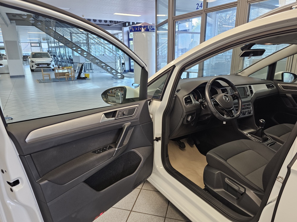 VW Golf Sportsvan bei Hoffmann Automobile in Wolfsburg kaufen und sofort mitnehmen - Bild 16
