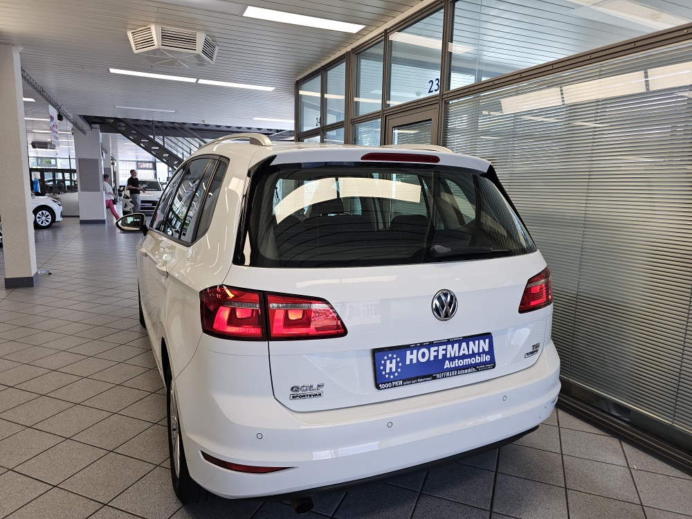 VW Golf Sportsvan bei Hoffmann Automobile in Wolfsburg kaufen und sofort mitnehmen - Bild 3