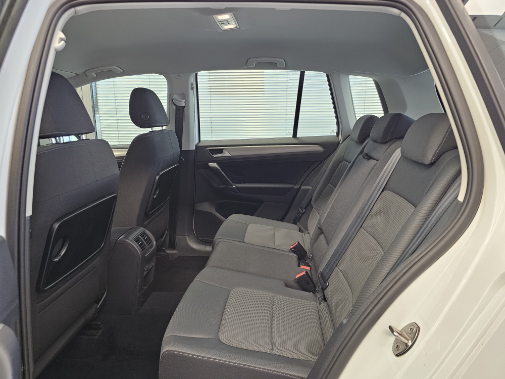 VW Golf Sportsvan bei Hoffmann Automobile in Wolfsburg kaufen und sofort mitnehmen - Bild 4