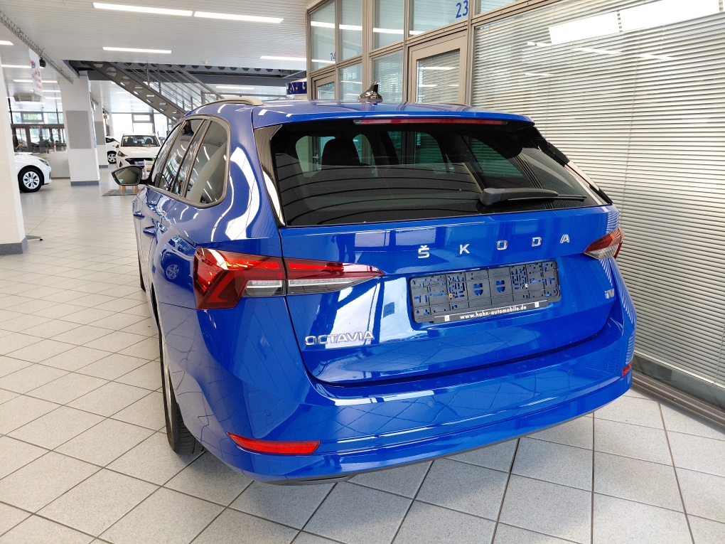 Skoda Octavia Combi bei Hoffmann Automobile in Wolfsburg kaufen und sofort mitnehmen - Bild 3