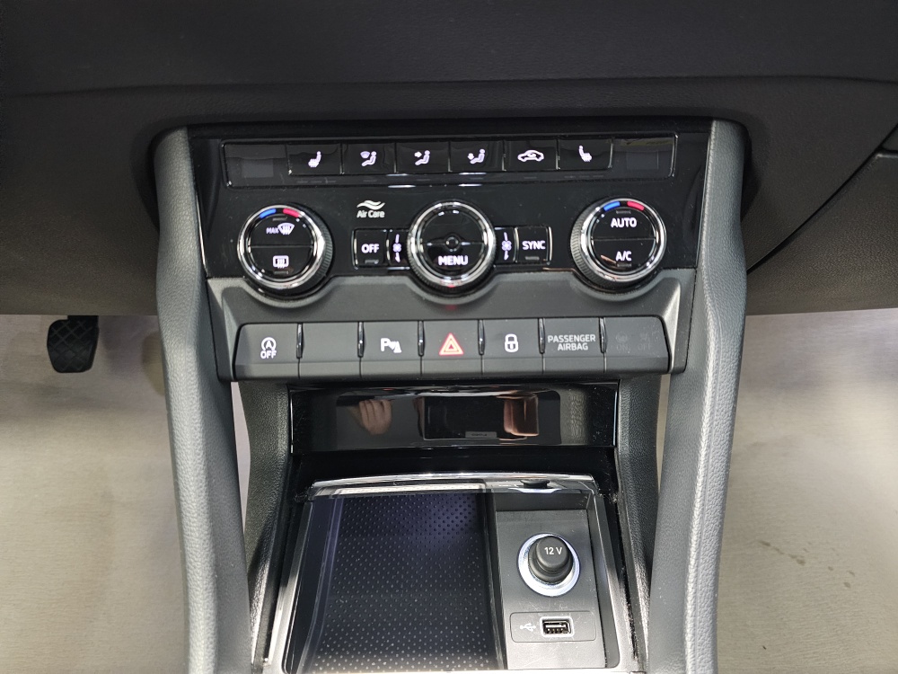 Skoda Karoq bei Hoffmann Automobile in Wolfsburg kaufen und sofort mitnehmen - Bild 10