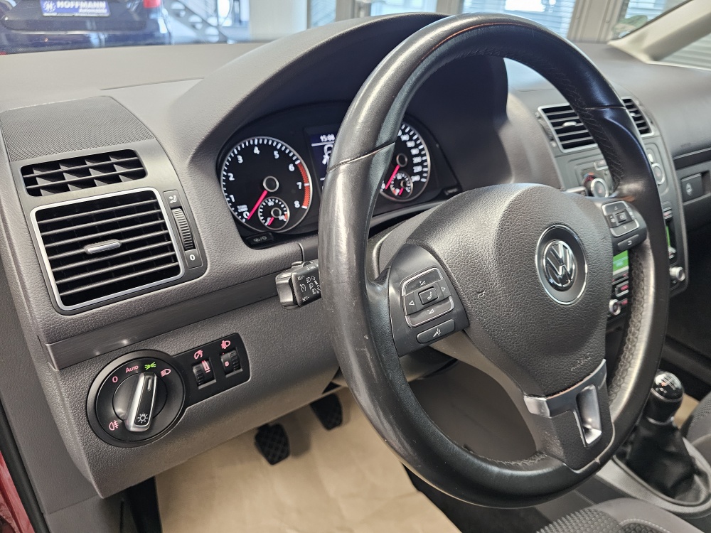 VW Touran bei Hoffmann Automobile in Wolfsburg kaufen und sofort mitnehmen - Bild 12