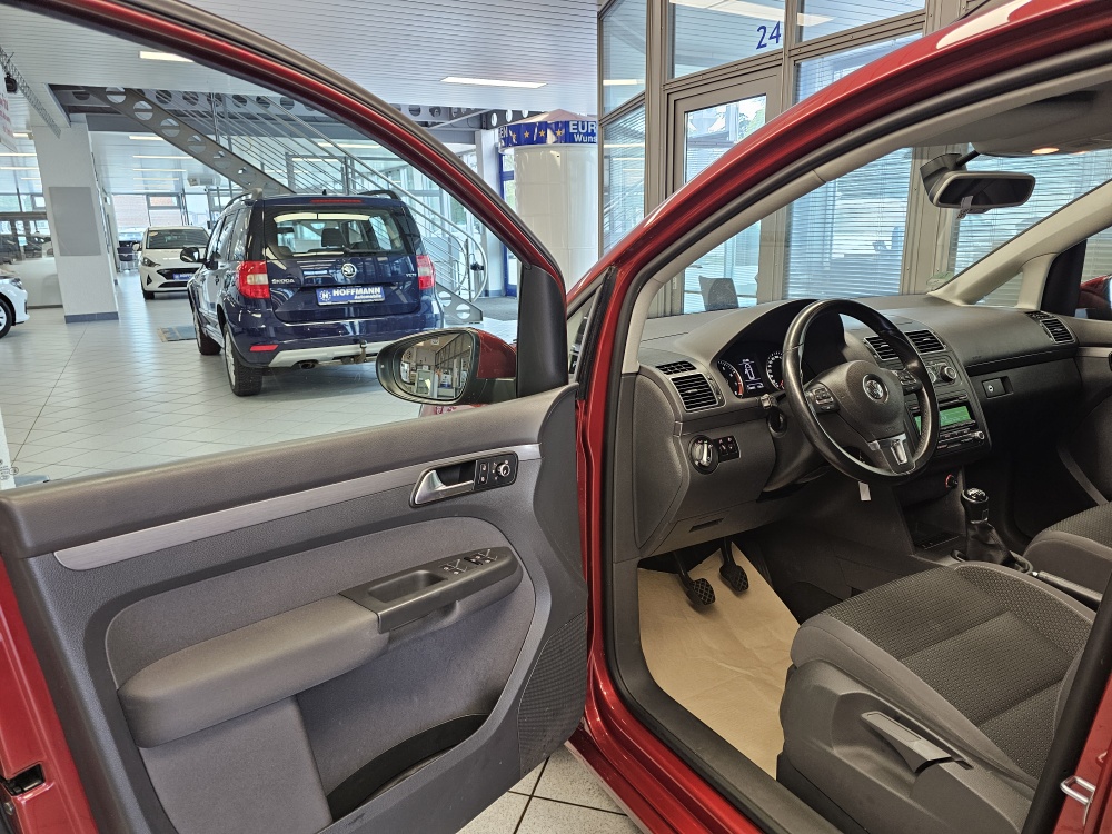 VW Touran bei Hoffmann Automobile in Wolfsburg kaufen und sofort mitnehmen - Bild 14