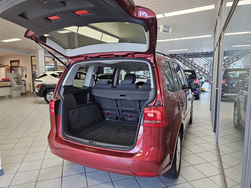 VW Touran bei Hoffmann Automobile in Wolfsburg kaufen und sofort mitnehmen - Bild 2