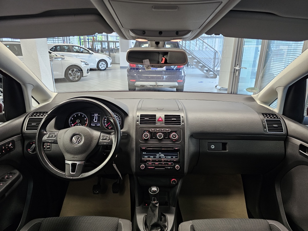 VW Touran bei Hoffmann Automobile in Wolfsburg kaufen und sofort mitnehmen - Bild 5