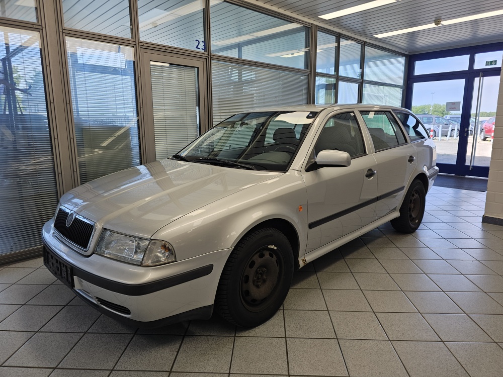 Skoda Octavia Combi bei Hoffmann Automobile in Wolfsburg kaufen und sofort mitnehmen - Bild 1