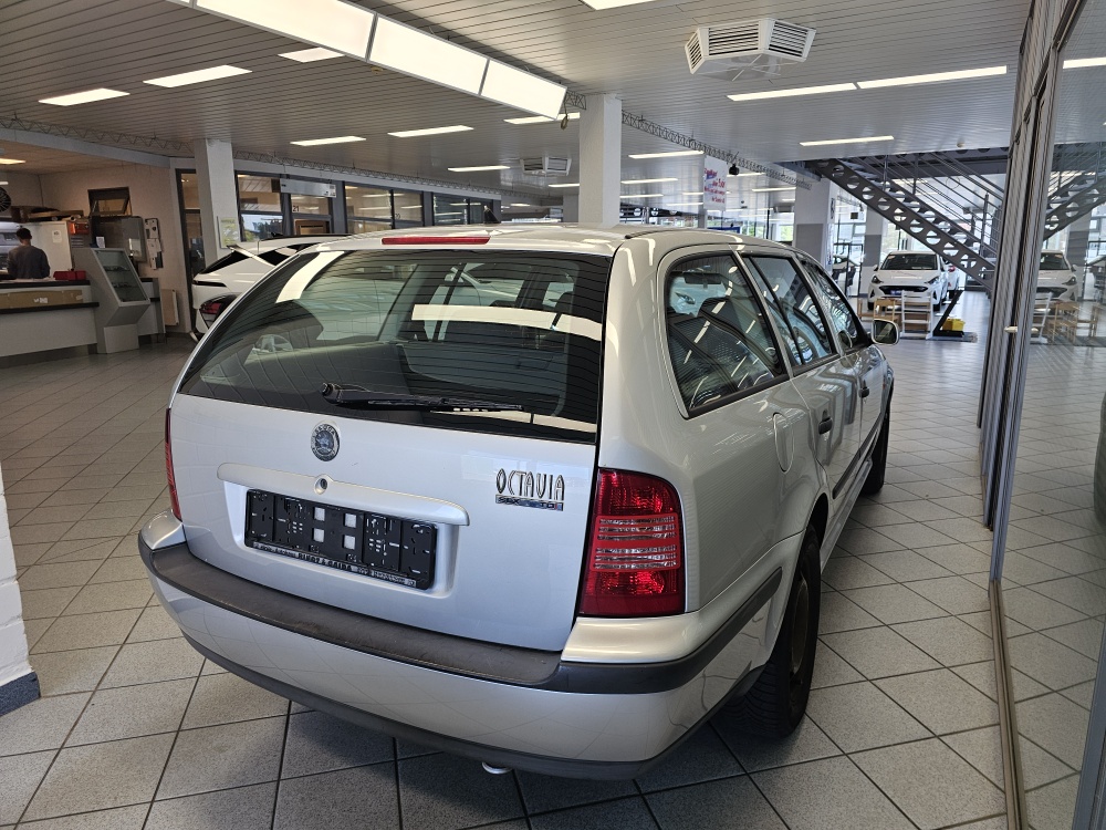 Skoda Octavia Combi bei Hoffmann Automobile in Wolfsburg kaufen und sofort mitnehmen - Bild 2