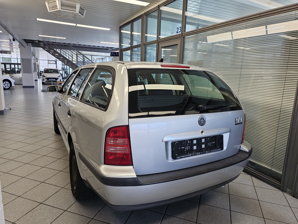 Skoda Octavia Combi bei Hoffmann Automobile in Wolfsburg kaufen und sofort mitnehmen - Bild 3