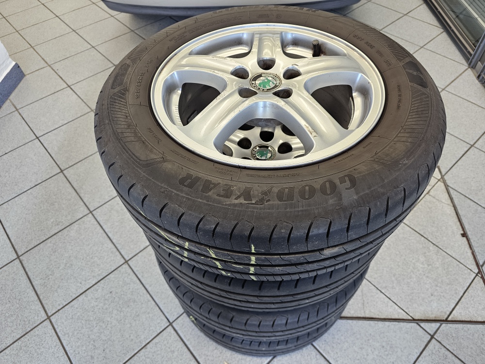 Skoda Octavia Combi bei Hoffmann Automobile in Wolfsburg kaufen und sofort mitnehmen - Bild 4