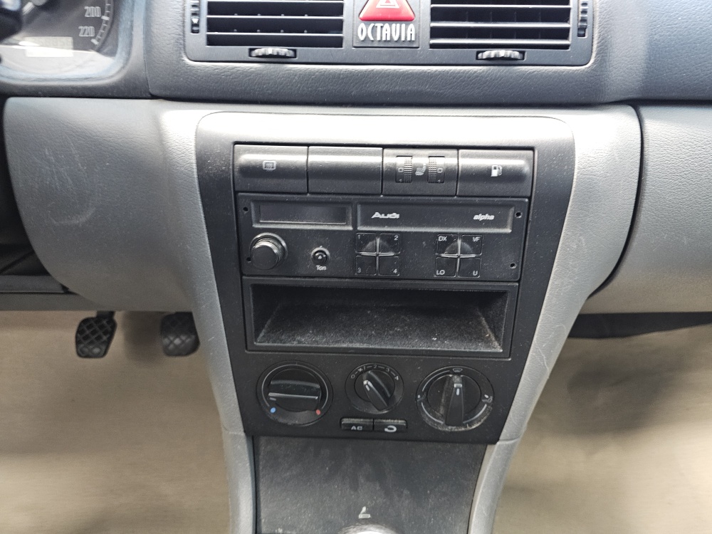 Skoda Octavia Combi bei Hoffmann Automobile in Wolfsburg kaufen und sofort mitnehmen - Bild 8