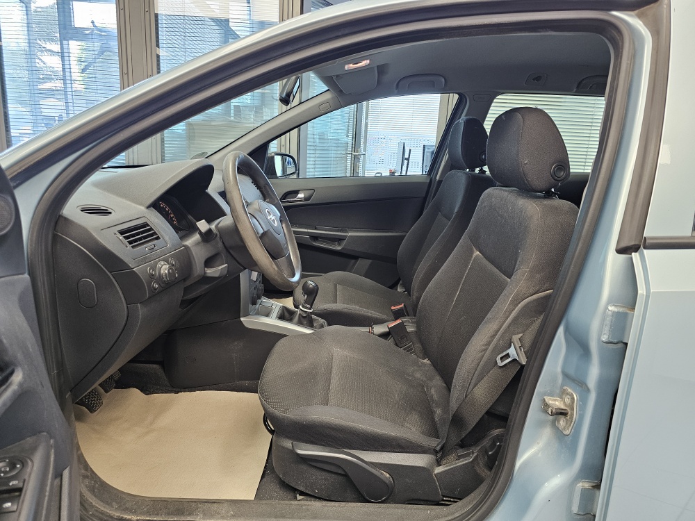 Opel Astra Caravan bei Hoffmann Automobile in Wolfsburg kaufen und sofort mitnehmen - Bild 11