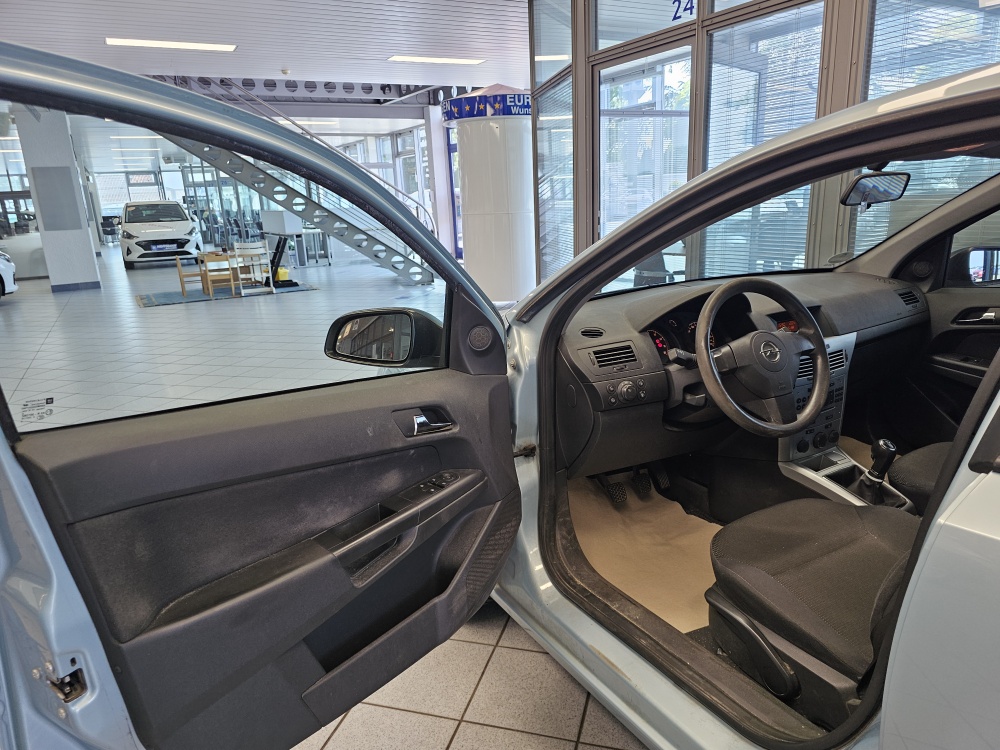 Opel Astra Caravan bei Hoffmann Automobile in Wolfsburg kaufen und sofort mitnehmen - Bild 12