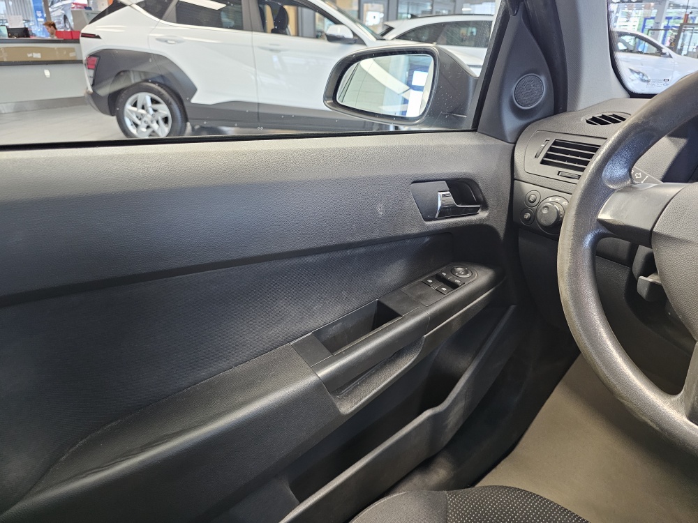 Opel Astra Caravan bei Hoffmann Automobile in Wolfsburg kaufen und sofort mitnehmen - Bild 8