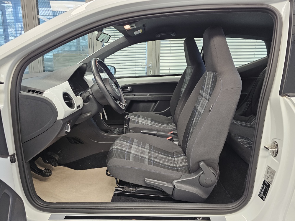 VW up! bei Hoffmann Automobile in Wolfsburg kaufen und sofort mitnehmen - Bild 12
