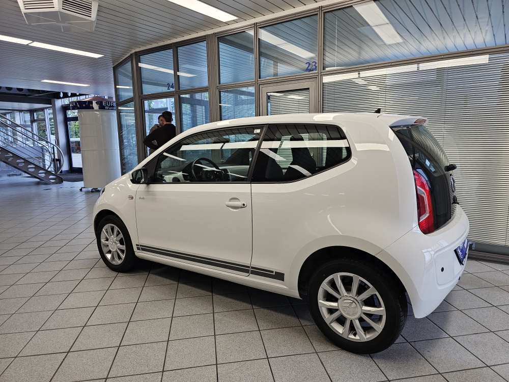 VW up! bei Hoffmann Automobile in Wolfsburg kaufen und sofort mitnehmen - Bild 14