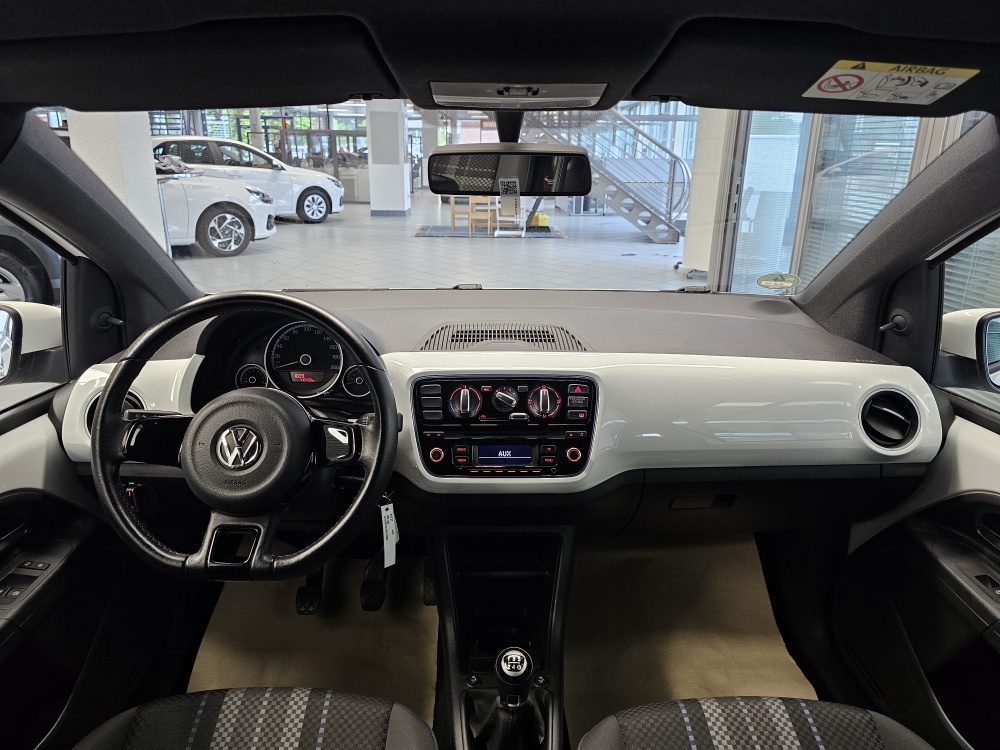 VW up! bei Hoffmann Automobile in Wolfsburg kaufen und sofort mitnehmen - Bild 5