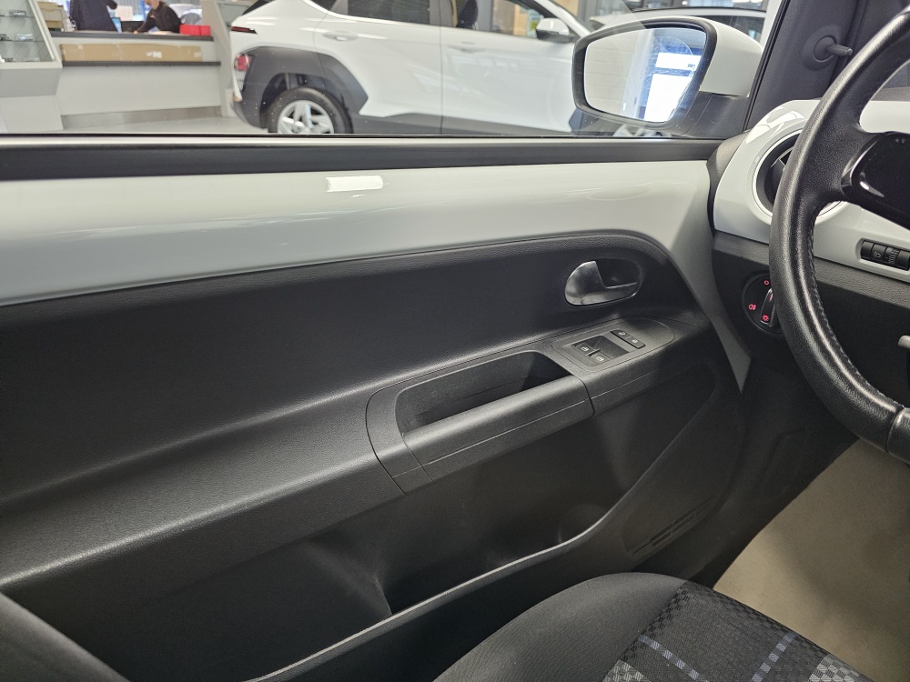 VW up! bei Hoffmann Automobile in Wolfsburg kaufen und sofort mitnehmen - Bild 9