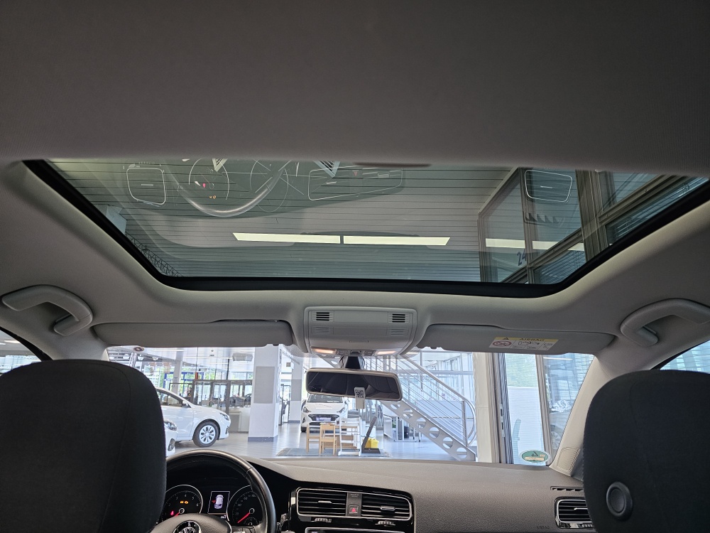 VW Golf bei Hoffmann Automobile in Wolfsburg kaufen und sofort mitnehmen - Bild 5