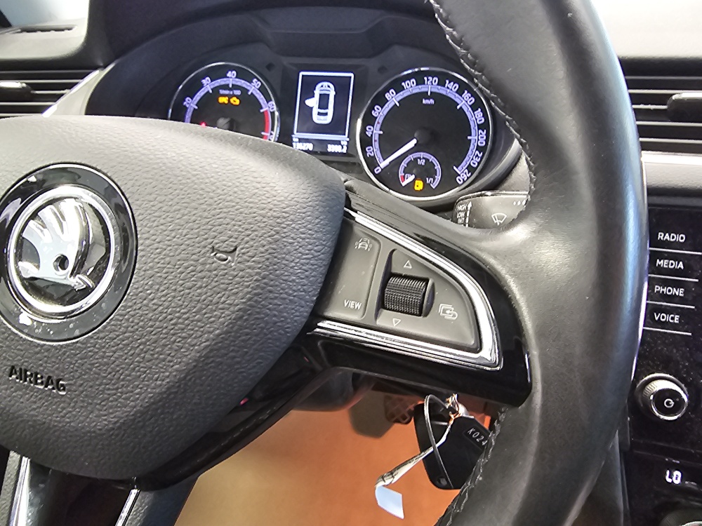 Skoda Octavia Combi bei Hoffmann Automobile in Wolfsburg kaufen und sofort mitnehmen - Bild 12